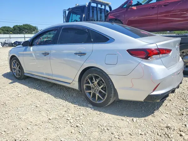 5NPE34AB3JH700569 2018 HYUNDAI SONATA - Image 2
