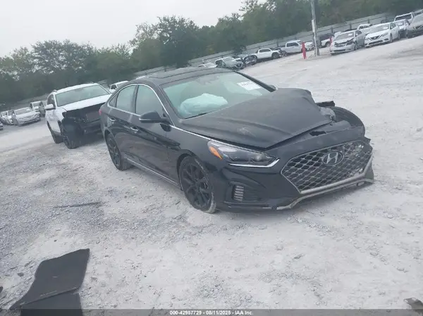 5NPE34AB5JH626815 2018 HYUNDAI SONATA - Image 1