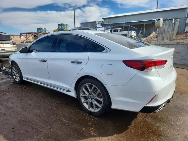 5NPE34AB5JH693981 2018 HYUNDAI SONATA - Image 2