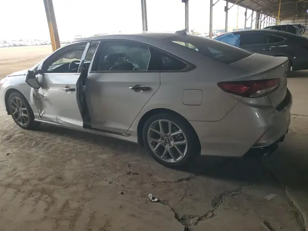 5NPE34AB6JH661055 2018 HYUNDAI SONATA - Image 2