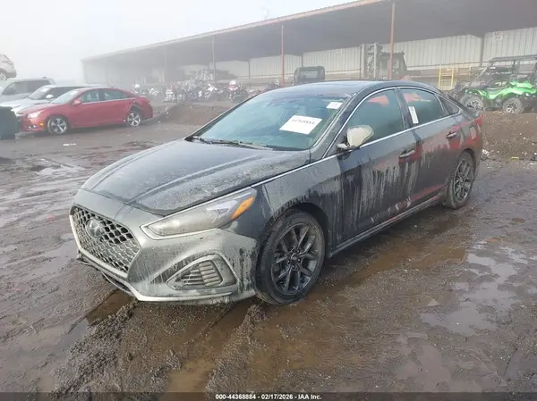 5NPE34AB7JH682609 2018 HYUNDAI SONATA - Image 2