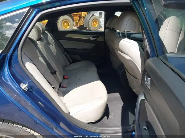 5NPE34AB8HH463877 2017 HYUNDAI SONATA - Image 8