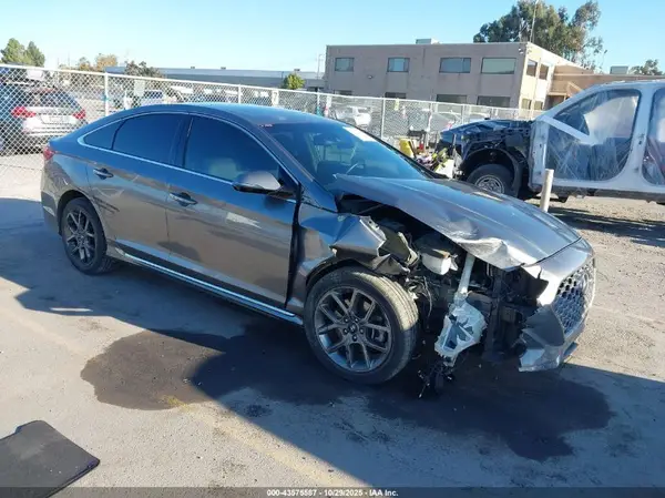 5NPE34AB9JH613811 2018 HYUNDAI SONATA - Image 1