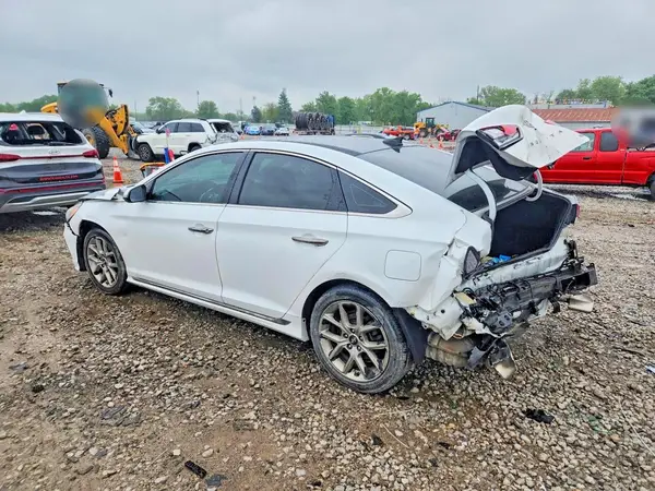 5NPE34ABXJH700715 2018 HYUNDAI SONATA - Image 2