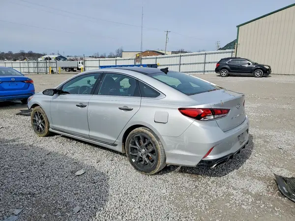 5NPE34ABXKH821066 2019 HYUNDAI SONATA - Image 2