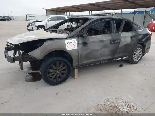 5NPE34AF0HH524402 2017 HYUNDAI SONATA - Image 2