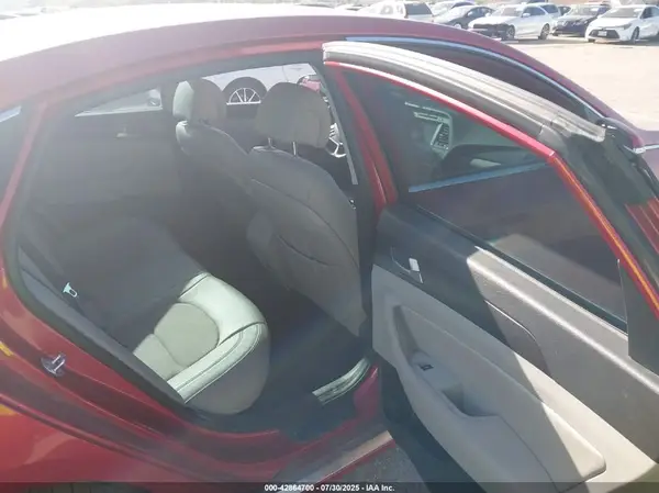 5NPE34AF0HH586530 2017 HYUNDAI SONATA - Image 8