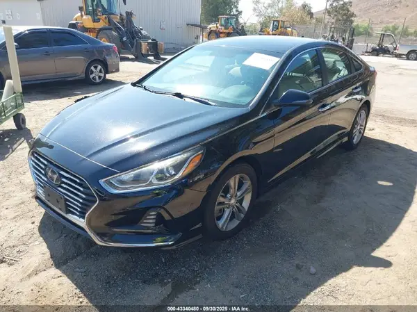 5NPE34AF0JH608063 2018 HYUNDAI SONATA - Image 2