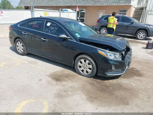 5NPE34AF0JH611464 2018 HYUNDAI SONATA - Image 1