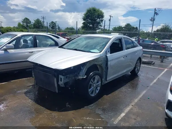 5NPE34AF0JH634453 2018 HYUNDAI SONATA - Image 2