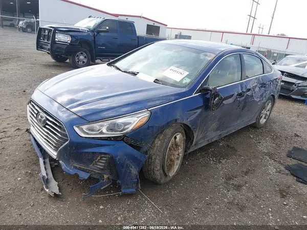 5NPE34AF0JH645307 2018 HYUNDAI SONATA - Image 2