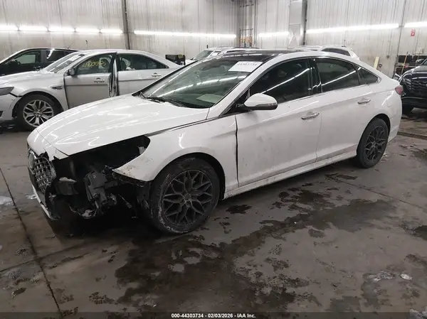 5NPE34AF0JH724069 2018 HYUNDAI SONATA - Image 2
