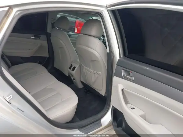 5NPE34AF0KH747949 2019 HYUNDAI SONATA - Image 8