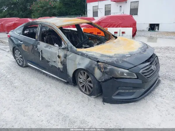 5NPE34AF1GH260489 2016 HYUNDAI SONATA - Image 1