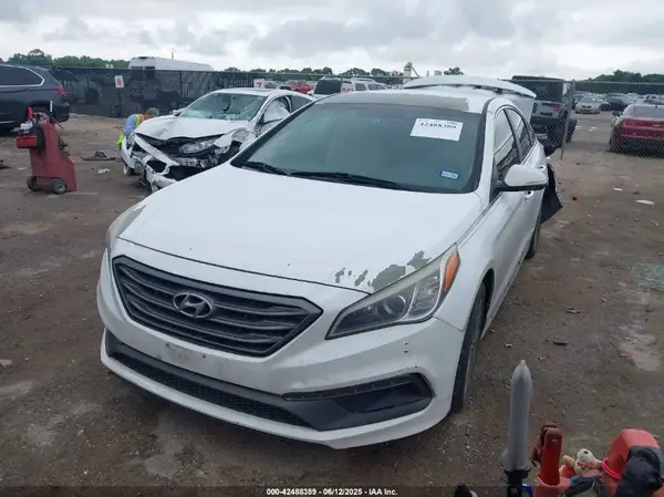 5NPE34AF1GH274196 2016 HYUNDAI SONATA - Image 2