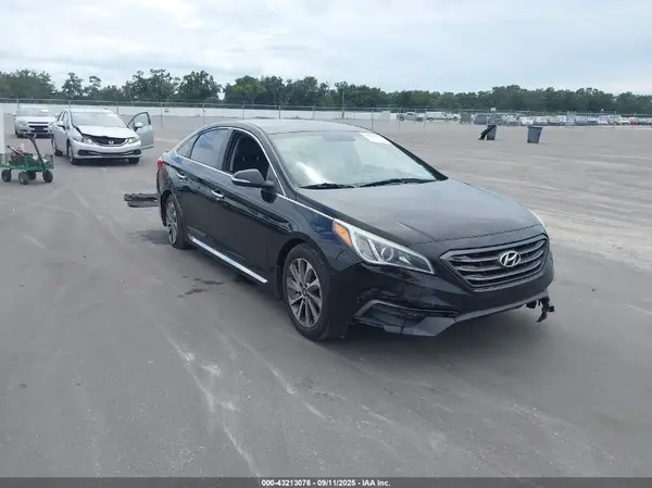 5NPE34AF1GH298711 2016 HYUNDAI SONATA - Image 1