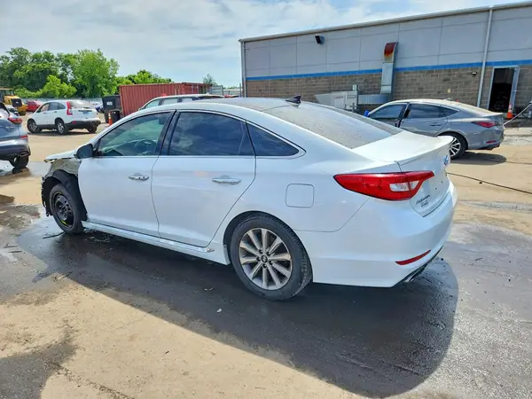 5NPE34AF1GH382964 2016 HYUNDAI SONATA - Image 2