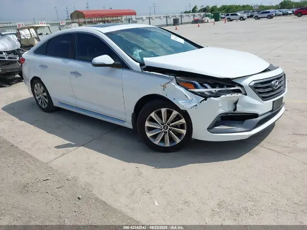 5NPE34AF1HH570661 2017 HYUNDAI SONATA - Image 1