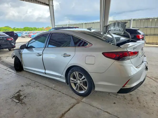 5NPE34AF1JH597025 2018 HYUNDAI SONATA - Image 2