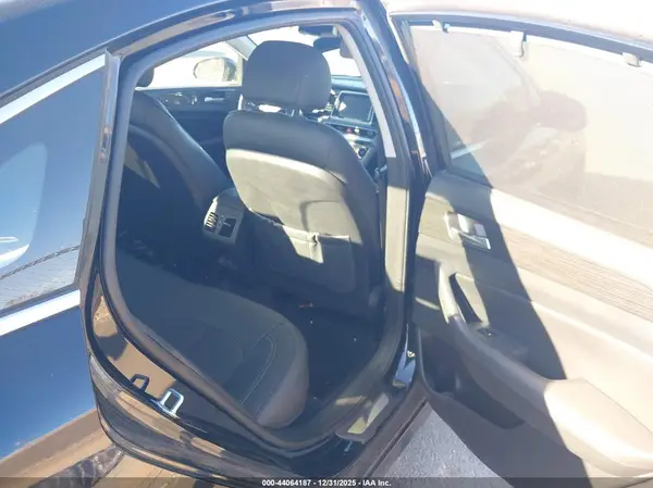 5NPE34AF1JH623929 2018 HYUNDAI SONATA - Image 8