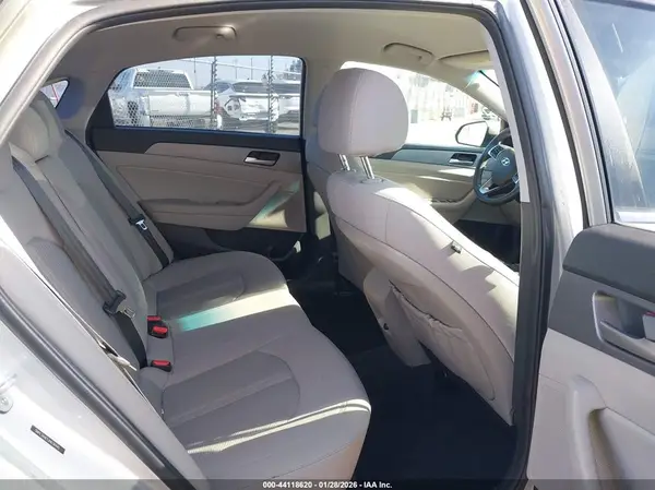 5NPE34AF1JH634445 2018 HYUNDAI SONATA - Image 8