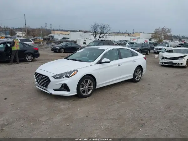 5NPE34AF1JH663881 2018 HYUNDAI SONATA - Image 2