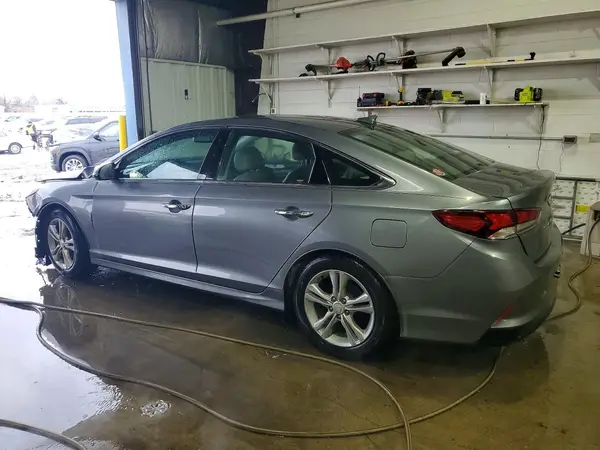 5NPE34AF1JH670779 2018 HYUNDAI SONATA - Image 2