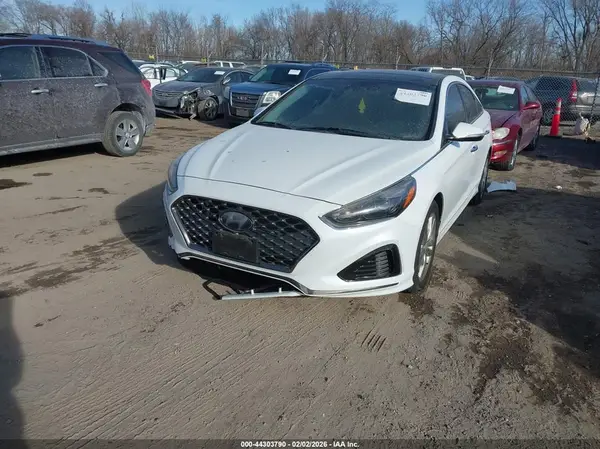 5NPE34AF1JH703098 2018 HYUNDAI SONATA - Image 2