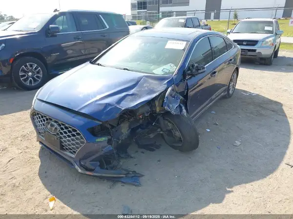 5NPE34AF1JH709709 2018 HYUNDAI SONATA - Image 2