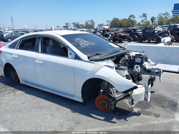 5NPE34AF2GH277060 2016 HYUNDAI SONATA - Image 1
