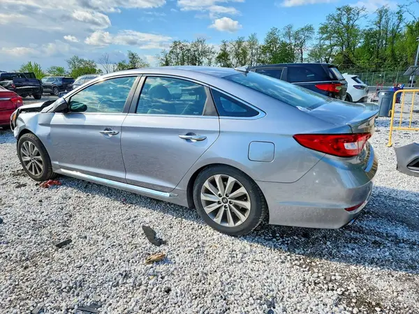 5NPE34AF2GH425739 2016 HYUNDAI SONATA - Image 2