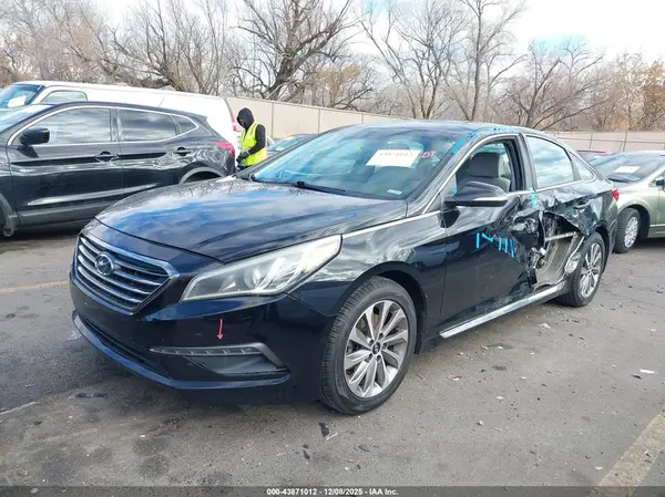 5NPE34AF2HH502210 2017 HYUNDAI SONATA - Image 2