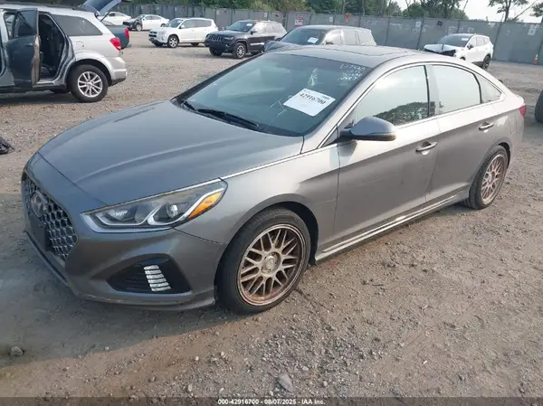 5NPE34AF2JH617590 2018 HYUNDAI SONATA - Image 2