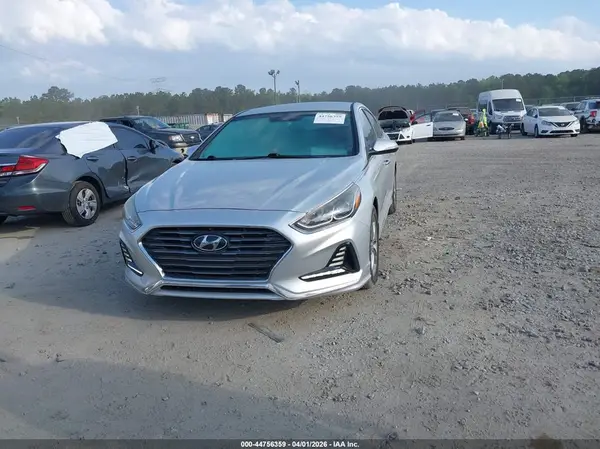 5NPE34AF2JH620618 2018 HYUNDAI SONATA - Image 2