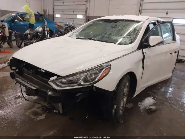 5NPE34AF2JH620800 2018 HYUNDAI SONATA - Image 2