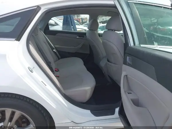 5NPE34AF2JH638732 2018 HYUNDAI SONATA - Image 8