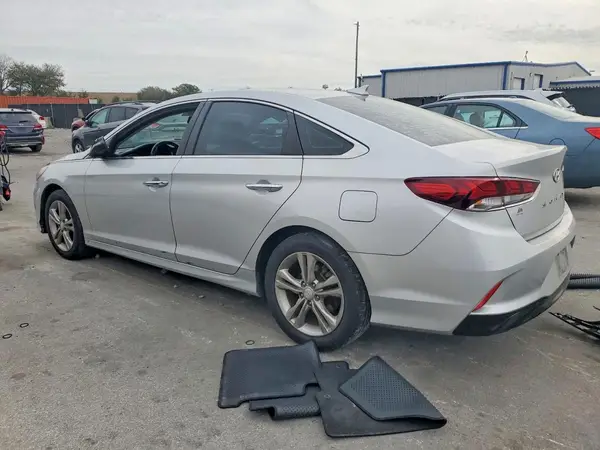 5NPE34AF2JH645812 2018 HYUNDAI SONATA - Image 2