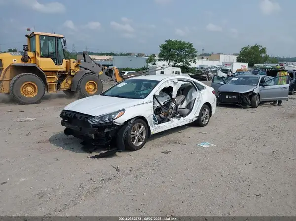 5NPE34AF2JH647527 2018 HYUNDAI SONATA - Image 2