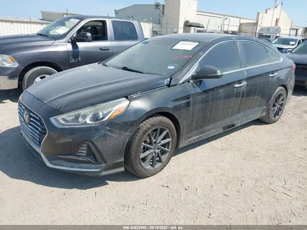 5NPE34AF2JH652064 2018 HYUNDAI SONATA - Image 2