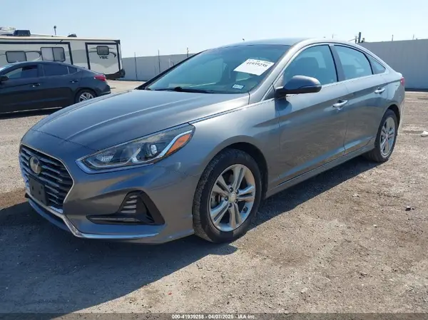 5NPE34AF2JH676770 2018 HYUNDAI SONATA - Image 2