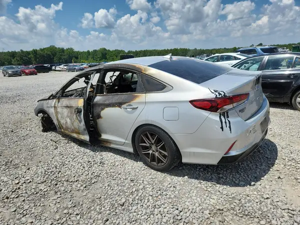 5NPE34AF2JH685081 2018 HYUNDAI SONATA - Image 2