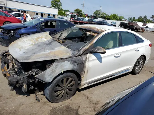 5NPE34AF3GH335404 2016 HYUNDAI SONATA - Image 1