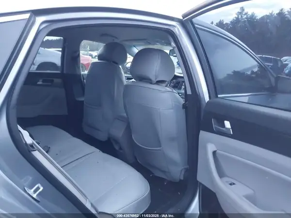 5NPE34AF3HH440705 2017 HYUNDAI SONATA - Image 8