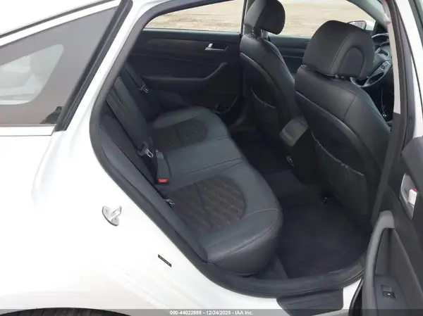 5NPE34AF3HH517900 2017 HYUNDAI SONATA - Image 8