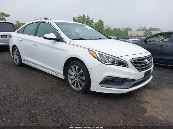 5NPE34AF3HH556101 2017 HYUNDAI SONATA - Image 1