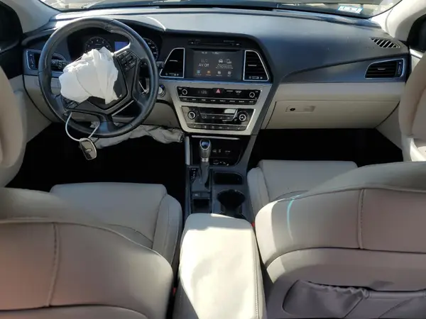 5NPE34AF3HH590555 2017 HYUNDAI SONATA - Image 8