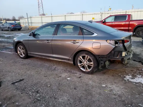 5NPE34AF3JH628985 2018 HYUNDAI SONATA - Image 2