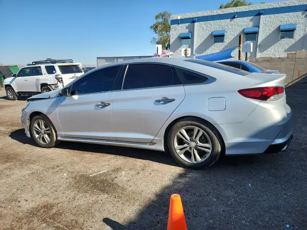 5NPE34AF3JH656284 2018 HYUNDAI SONATA - Image 2