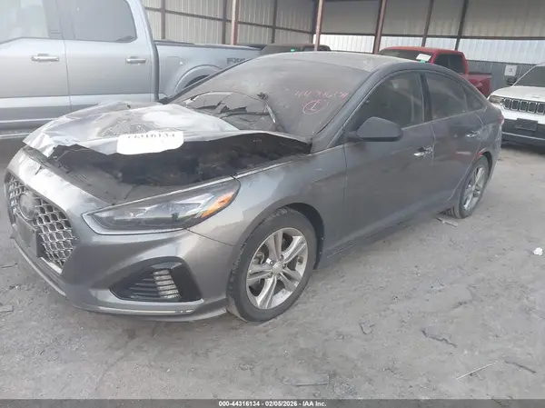 5NPE34AF3JH725524 2018 HYUNDAI SONATA - Image 2