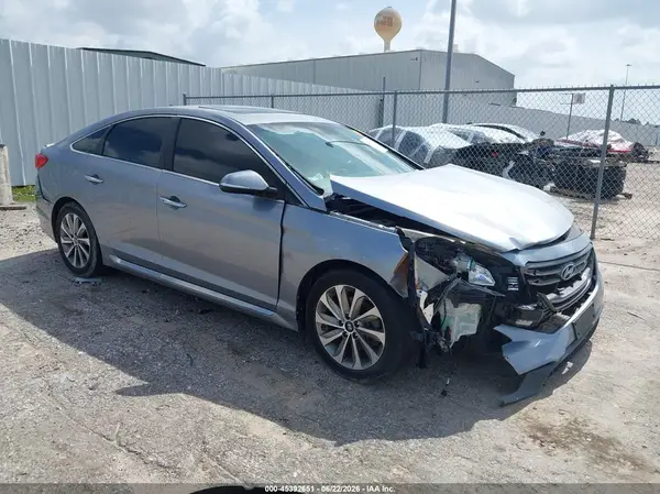 5NPE34AF4HH457724 2017 HYUNDAI SONATA - Image 1